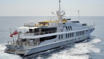 Yacht OBSESSION - Aft